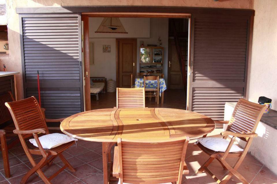 Villa Casa Mughetto R5055 Seafront, Private Sea Access, Swimming Pool à La Maddalena  Extérieur photo